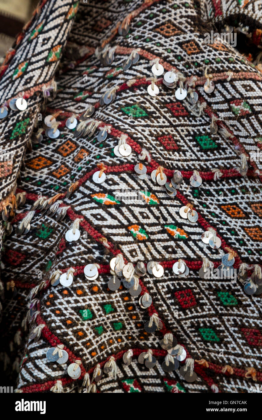 Essaouira, Maroc. Tissu pour la vente. Banque D'Images