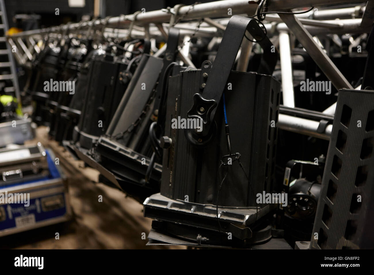 Plates-formes d'éclairage dans les coulisses d'un théâtre Banque D'Images