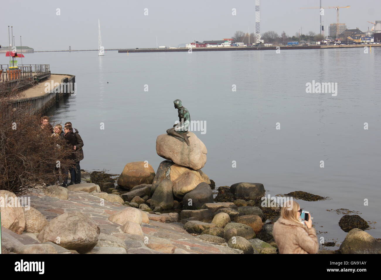 Den lille havfrue, la statue de la Petite Sirène du conte de Hans Christian Andersen figure la Den lille havfrue, la statue de la Petite Sirène du conte de Hans Christian Andersen figure la