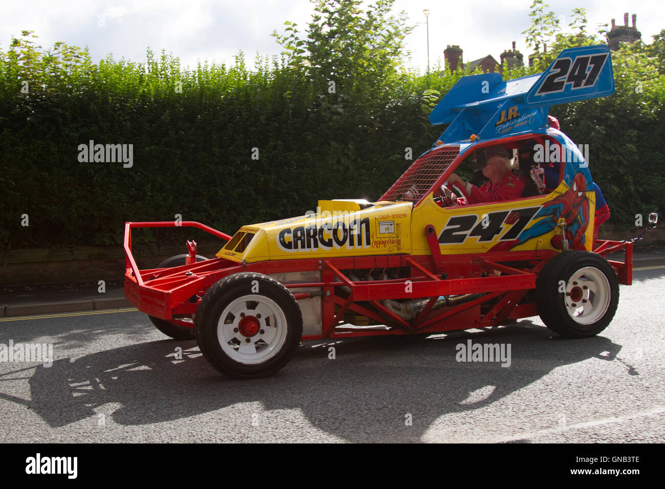 CarCom 247, la formule 1, les voitures de stock car, stock, transport, commerce, automobile, véhicule, vitesse, transport, route, blanc, rapide, de la race, de l'automobile, les voitures, l'industrie, voyages, course, chariot, rue, vecteur, le trafic à Ormskirk MotorFest dans le Lancashire, Royaume-Uni Banque D'Images