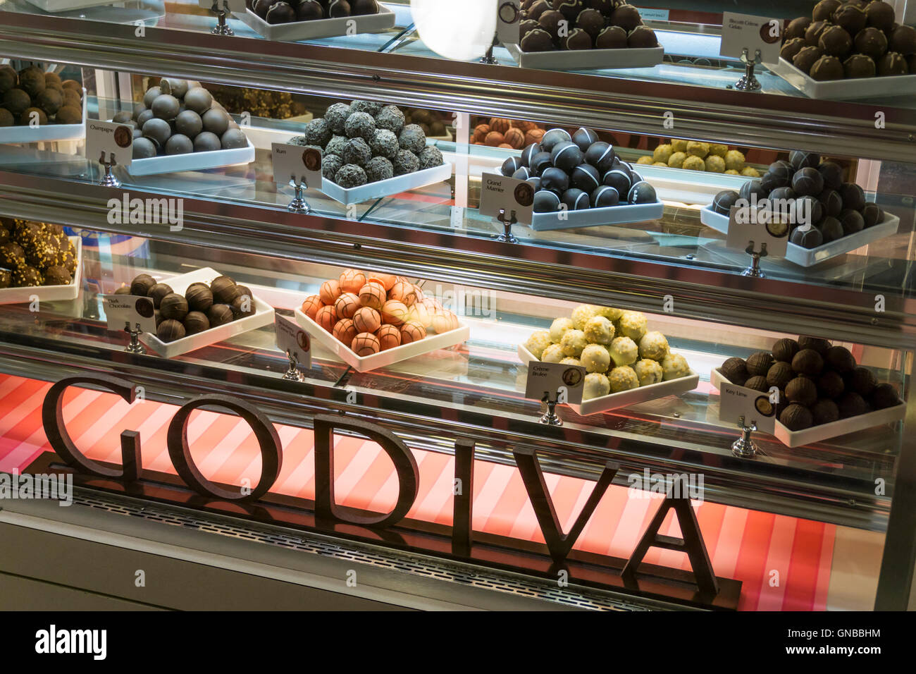 Un affichage des chocolats Godiva dans le magasin Macy's de Chicago. Banque D'Images