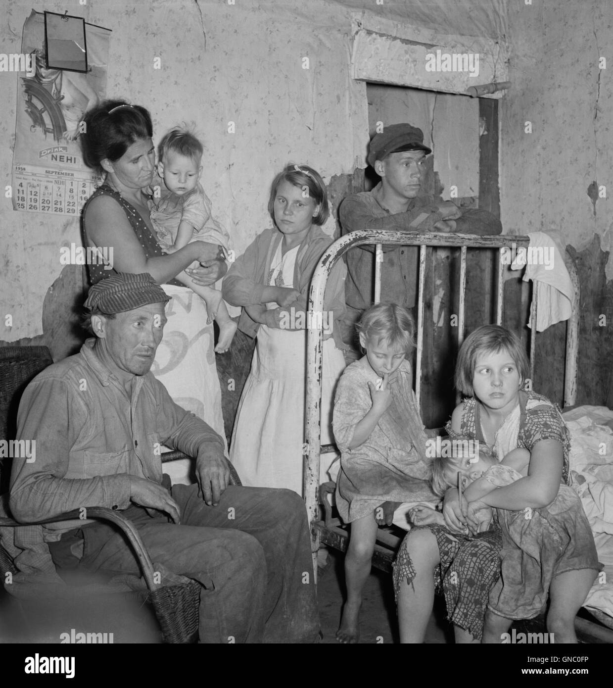 Mineur de charbon avec femme et enfants à la maison, Scott's Run, West Virginia, USA, Marion Post Wolcott pour Farm Security Administration, Septembre 1938 Banque D'Images