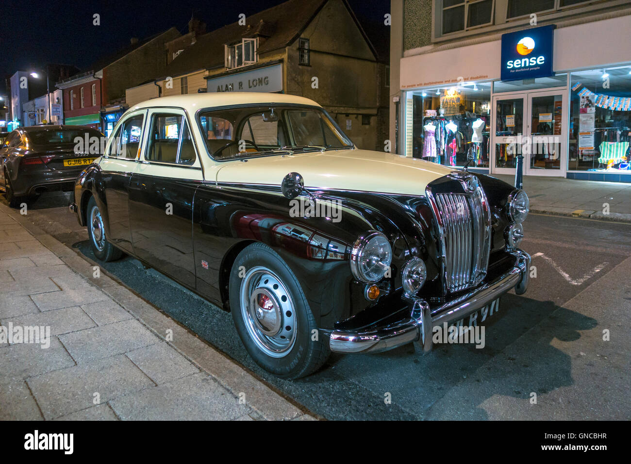 Vintage MG Magnette tire de deux tons Banque D'Images