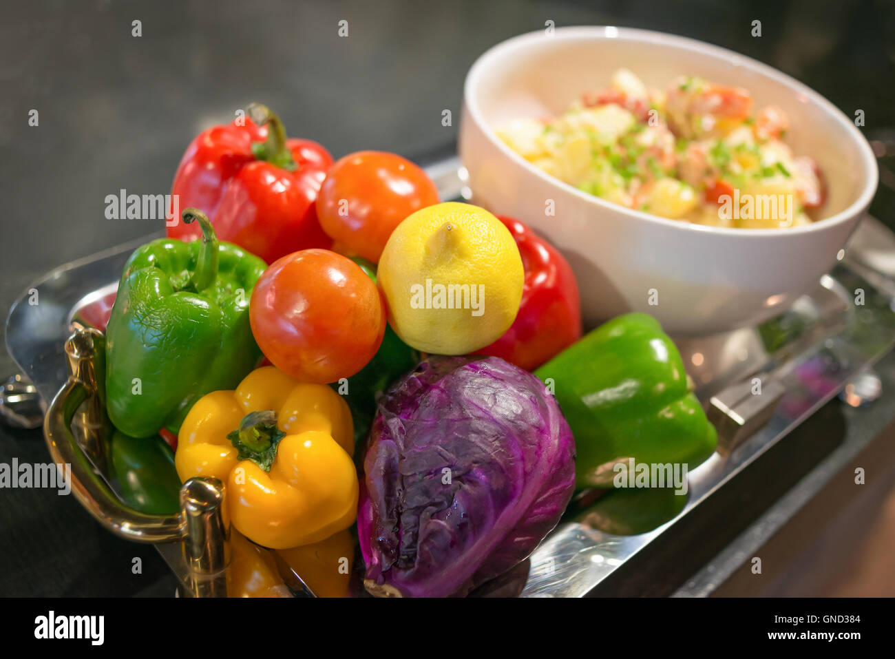 Fruits et légumes en magasin. Banque D'Images