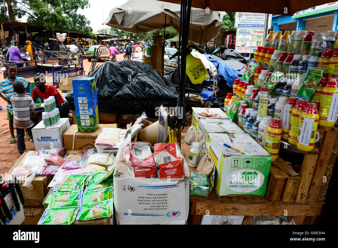 pesticide-africa-banque-de-photographies-et-d-images-haute-r-solution