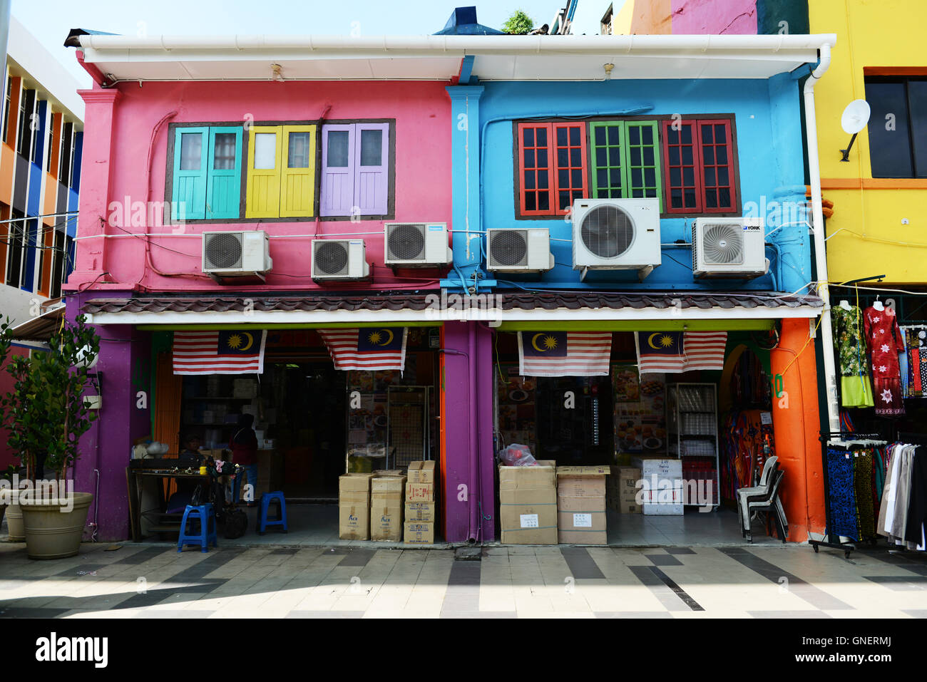 Bâtiments colorés dans la rue India à Kuching, Sarawak, Malaisie. Banque D'Images