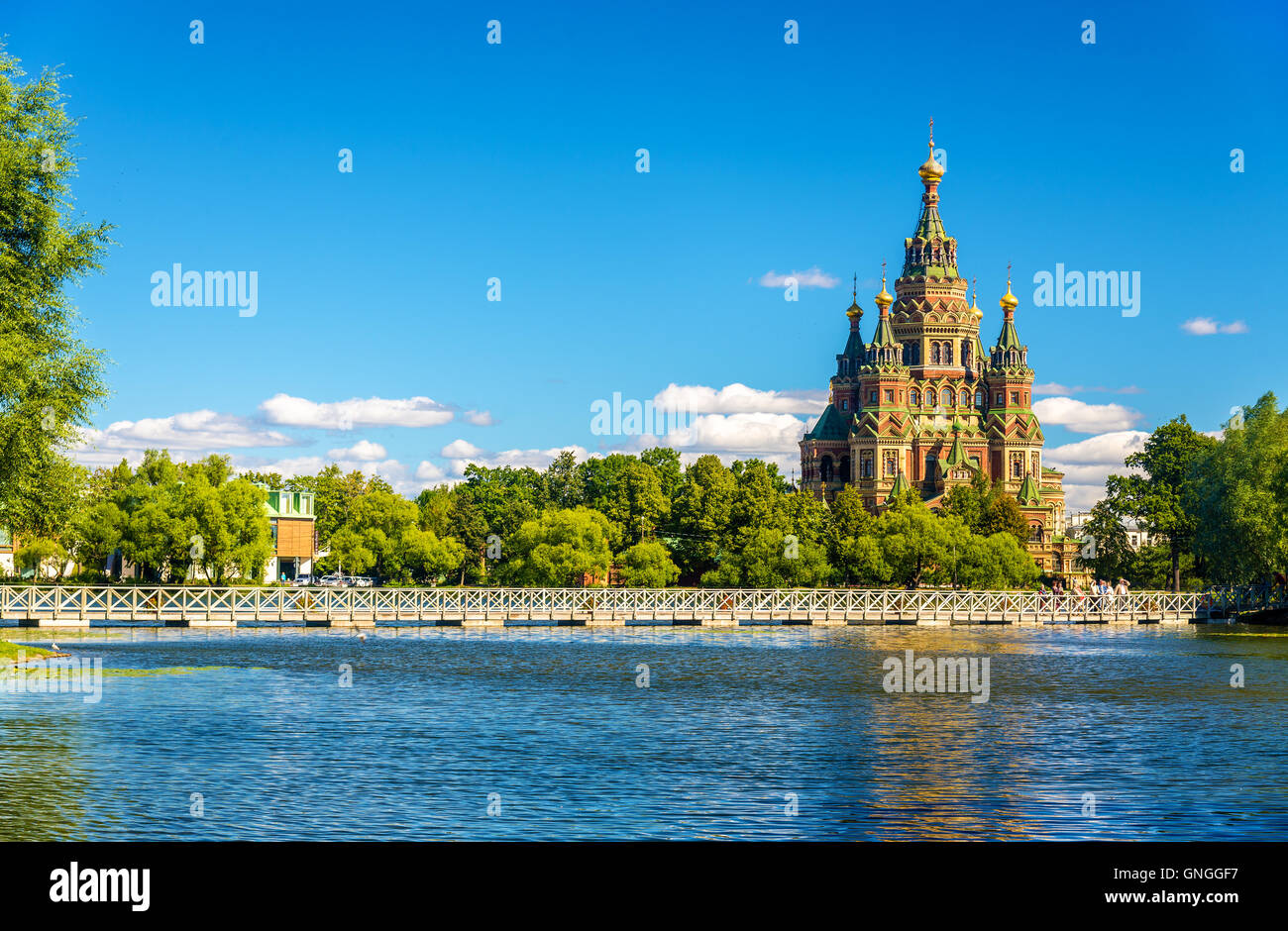 La Cathédrale Saint Pierre et Paul à Peterhof - Russie Banque D'Images