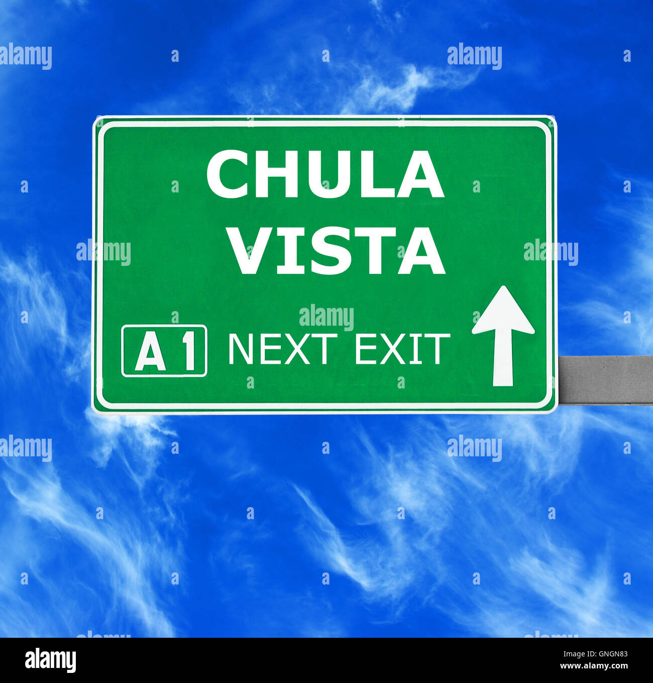 CHULA VISTA road sign against clear blue sky Banque D'Images