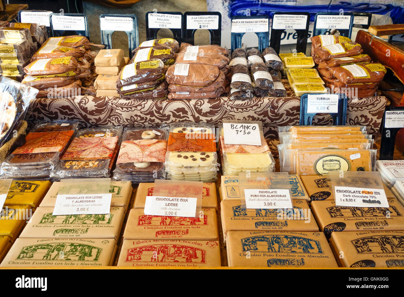 Chocolat artisanal sur l'affichage à l'étal. Espagne Banque D'Images