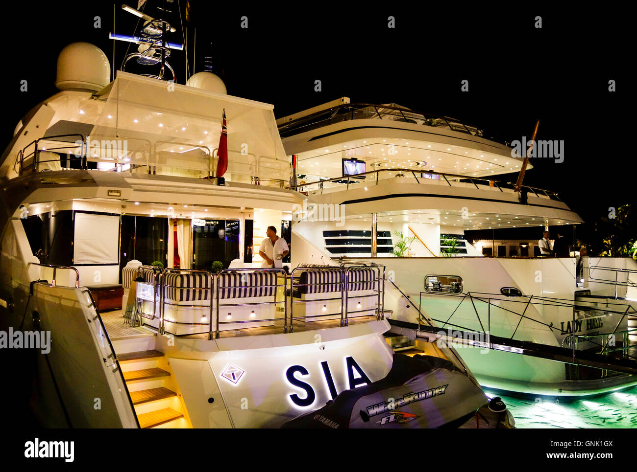 Sweat à Capuche Puerto Banús Marbella - Yacht Club Marina Espagne, Coupe Classique 241g