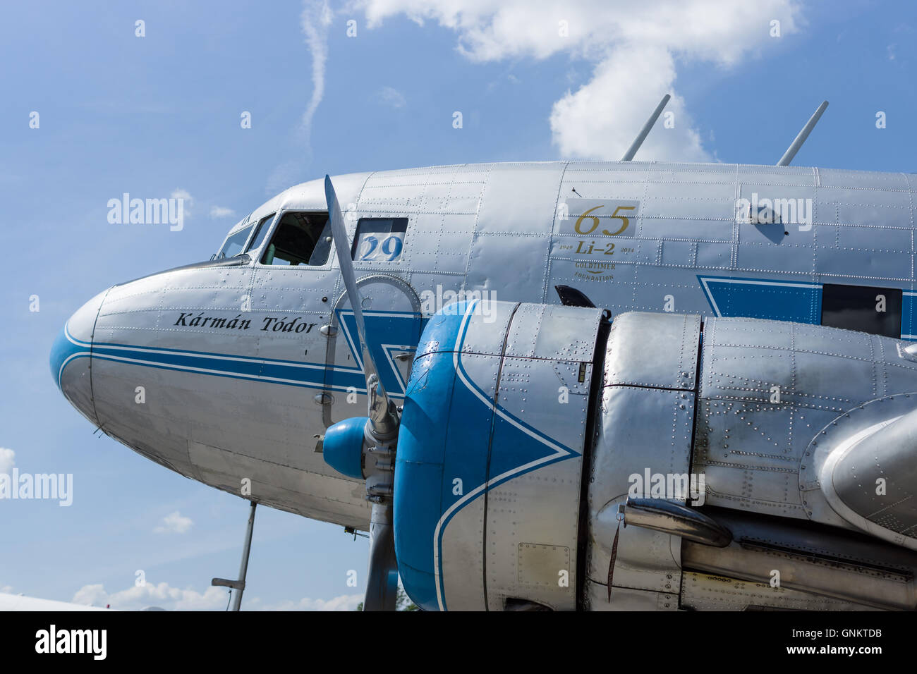 BERLIN, ALLEMAGNE - 03 juin 2016 : Avion soviétique Lisunov Li-2, compagnie aérienne hongroise alev'. ILA Berlin Air Show Exhibition 2016 Banque D'Images