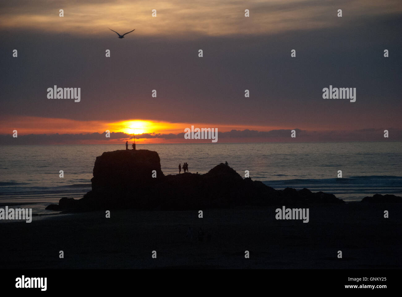 Coucher de soleil sur la plage de Perranporth à Cornwall Banque D'Images