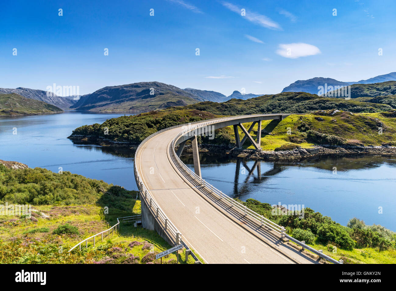 Avis de Kylesku Pont sur Côte Nord 500 route touristique à Sutherland, Highland, Ecosse, Royaume-Uni, Banque D'Images