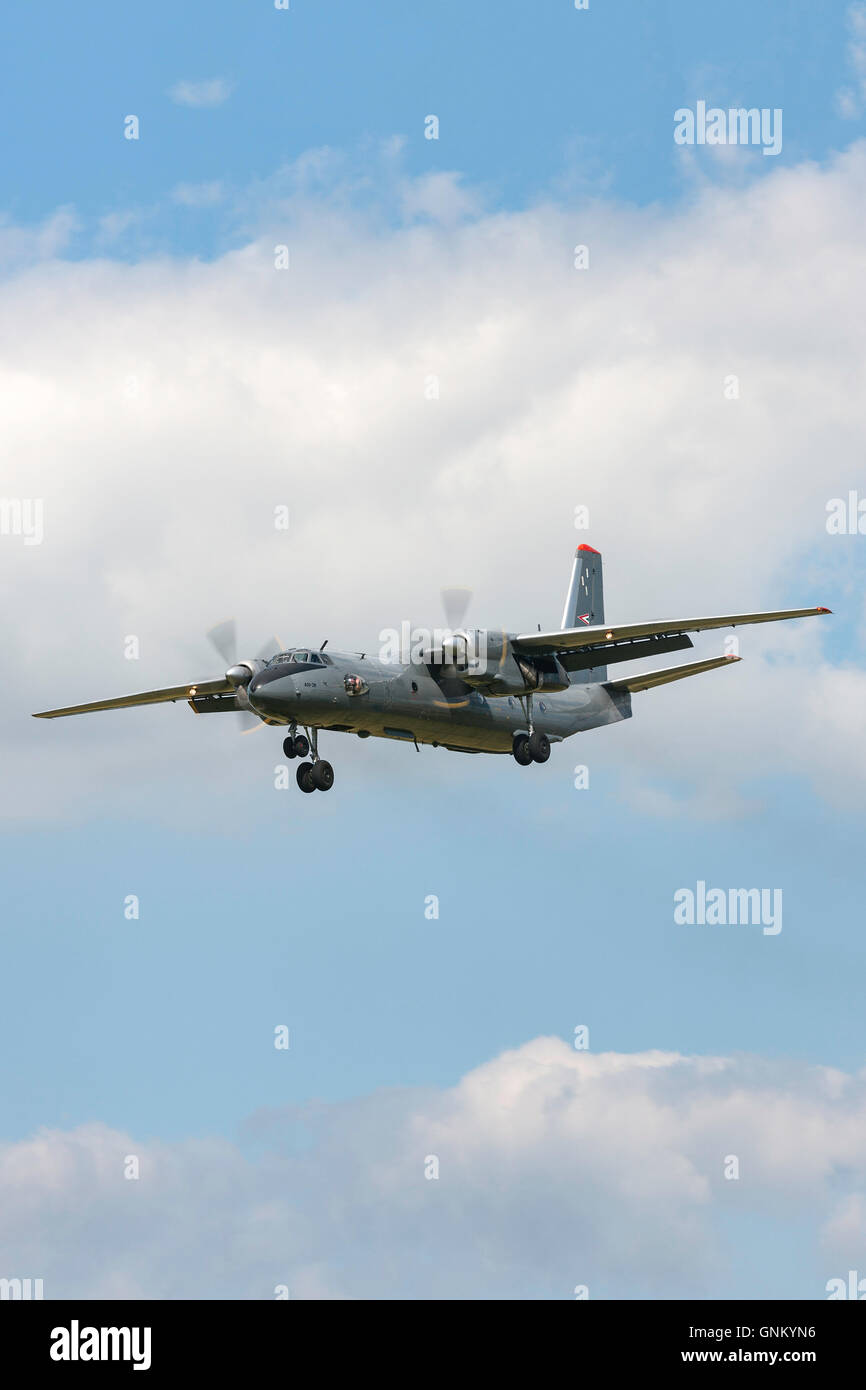 Force aérienne hongroise (Magyar) Légiero avions de transport Antonov An-26 Banque D'Images