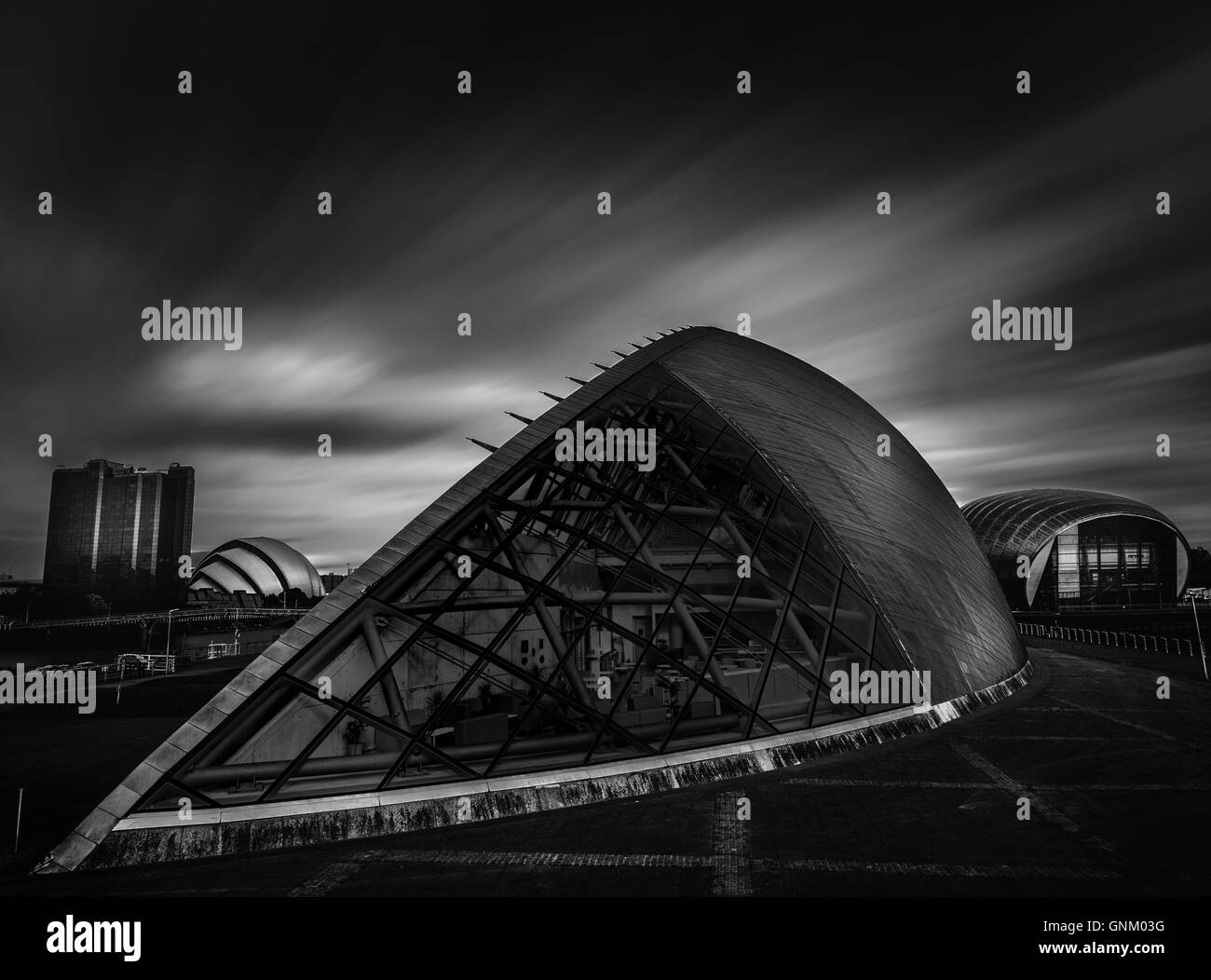 L'architecture moderne à la Glasgow Science Museum sur les rives de la rivière Clyde. Banque D'Images
