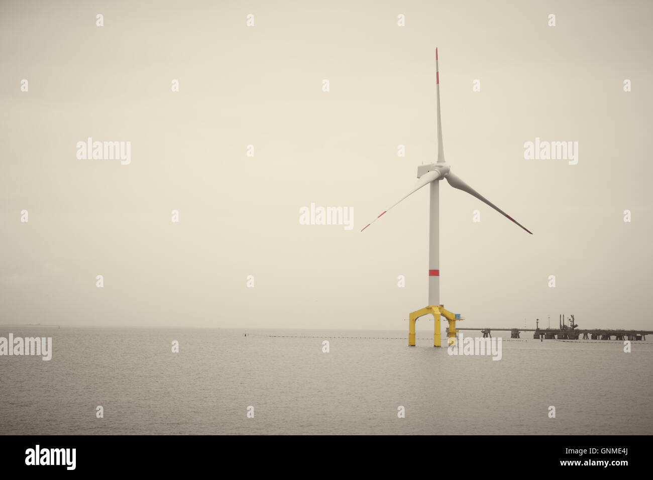 Éolienne Offshore Banque D'Images Éolienne Offshore Banque D'Images