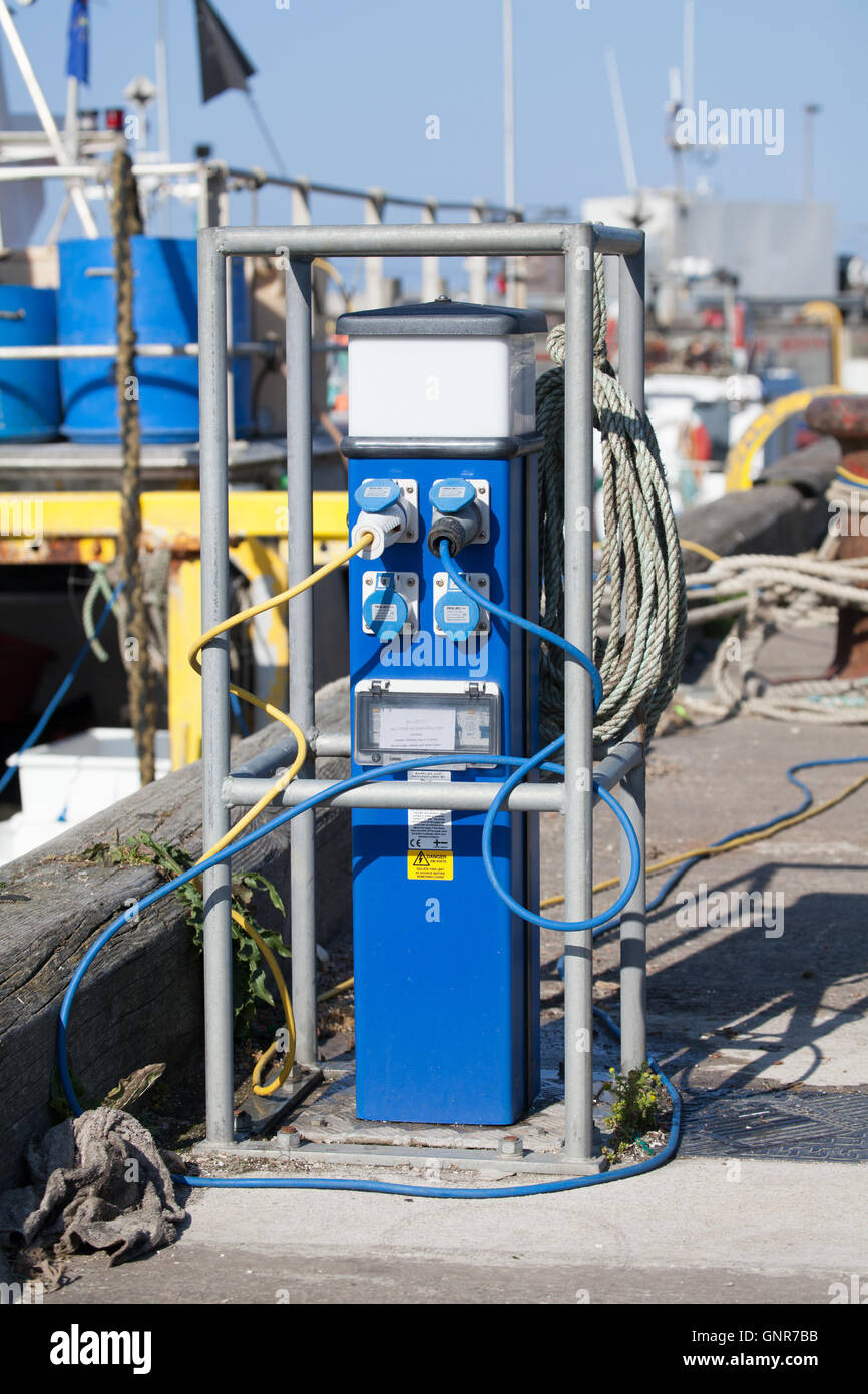 Branchements up point pour les bateaux de pêche au port de Seahouses Angleterre Northumberland Royaume-Uni Grande-Bretagne Banque D'Images