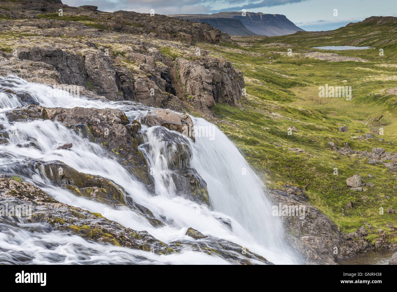 Chute d'Hvalarfoss Strandir, littoral, Fjords de l'Ouest, l'Islande Banque D'Images