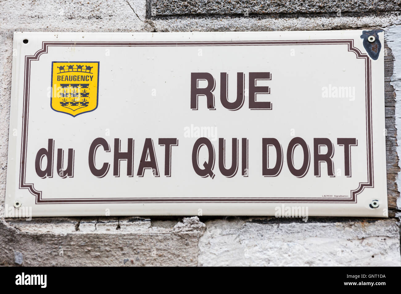 Une Plaque De Rue Dans La Ville De Beaugency Se Refere A La Legende Du Chat De Beaugency Photo Stock Alamy