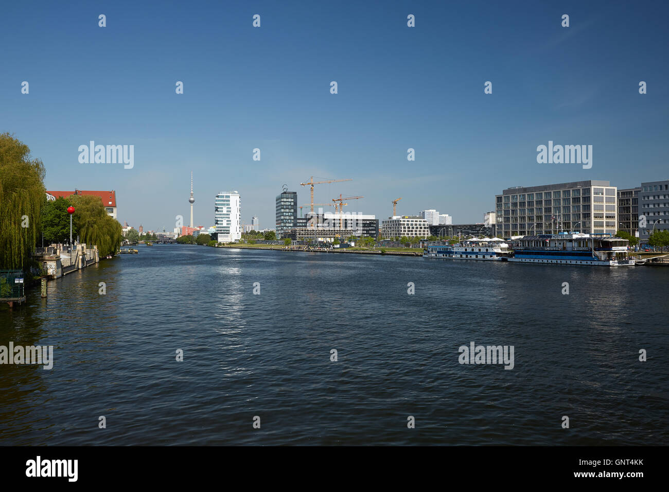 Berlin, Allemagne, vue sur la Spree vers media Spree Banque D'Images