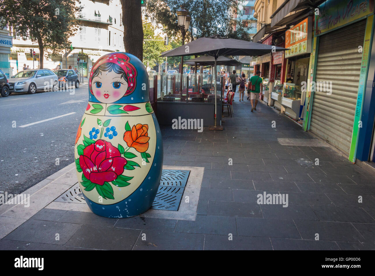 Giant russian doll Banque de photographies et d'images à haute résolution -  Alamy