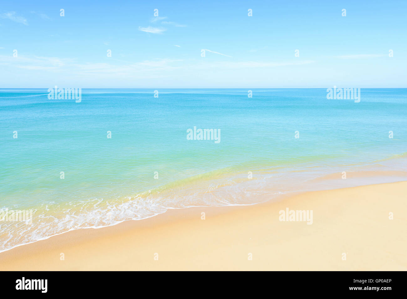 Plage tropicale, de la mer et du ciel. Vue aérienne. Banque D'Images