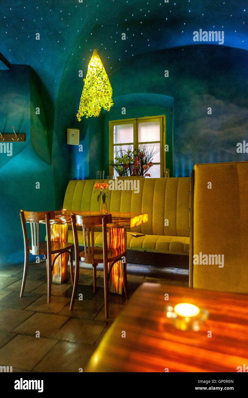 Restaurant végétarien intérieur Cista Hlava (tête claire), Vieille Ville, Prague, République Tchèque Banque D'Images