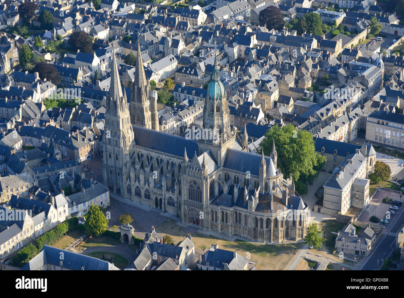 VUE AÉRIENNE.Cathédrale de Bayeux.Calvados, Normandie, France. Banque D'Images