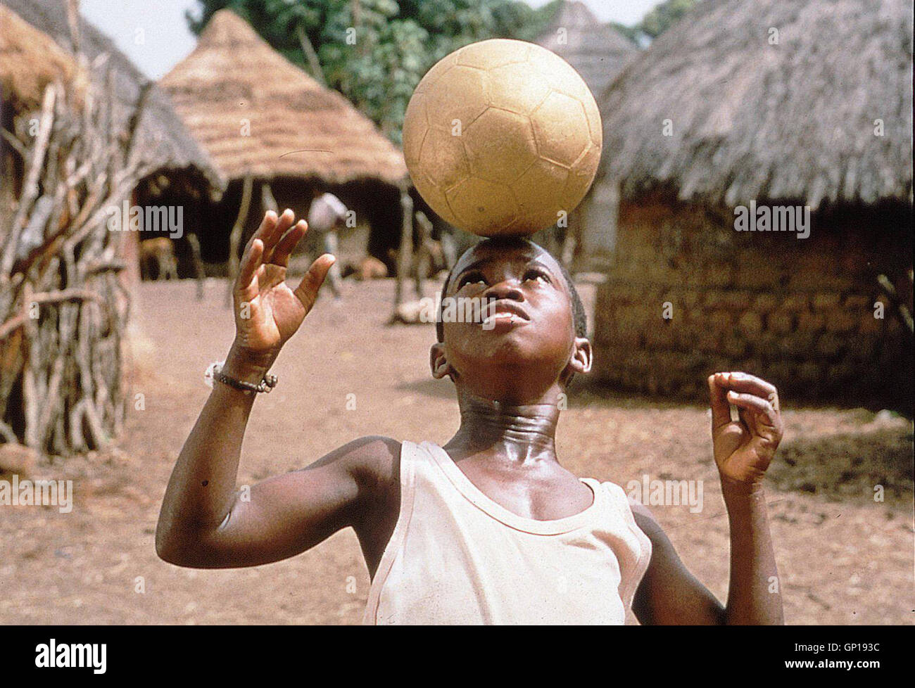 Aboubacar Sidiki Soumah Bando (Aboubacar Sidiki Soumah) dans Faenge geldgieriger geraet die Sponsoren. *** *** Légende locale 1993, Ballon d'or, Le, Bando und der Goldenen Fussball Banque D'Images