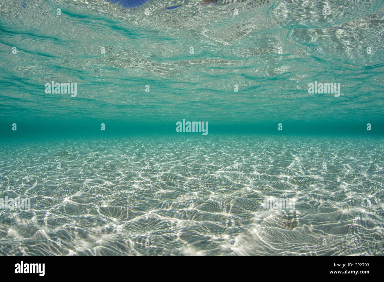 Les danses du soleil en Lagoon, le Parc National de Komodo, Indonésie Banque D'Images