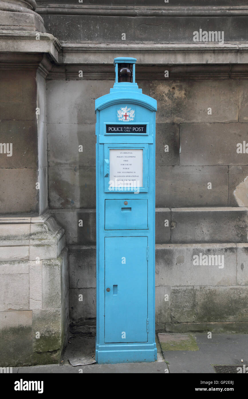 Vieux téléphone police fort à la London Guildhall Banque D'Images