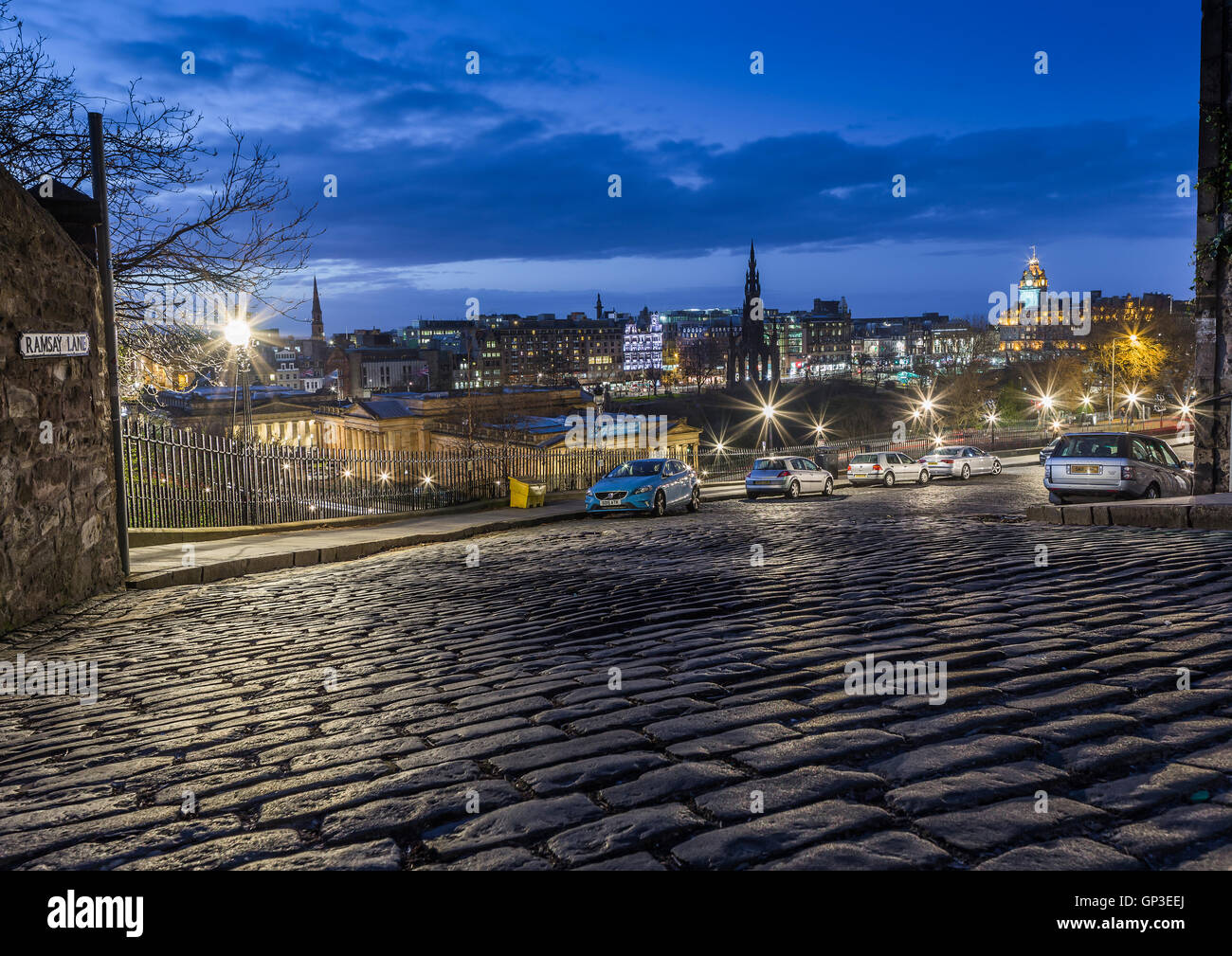 Vue de nuit du centre-ville d'Édimbourg. Banque D'Images