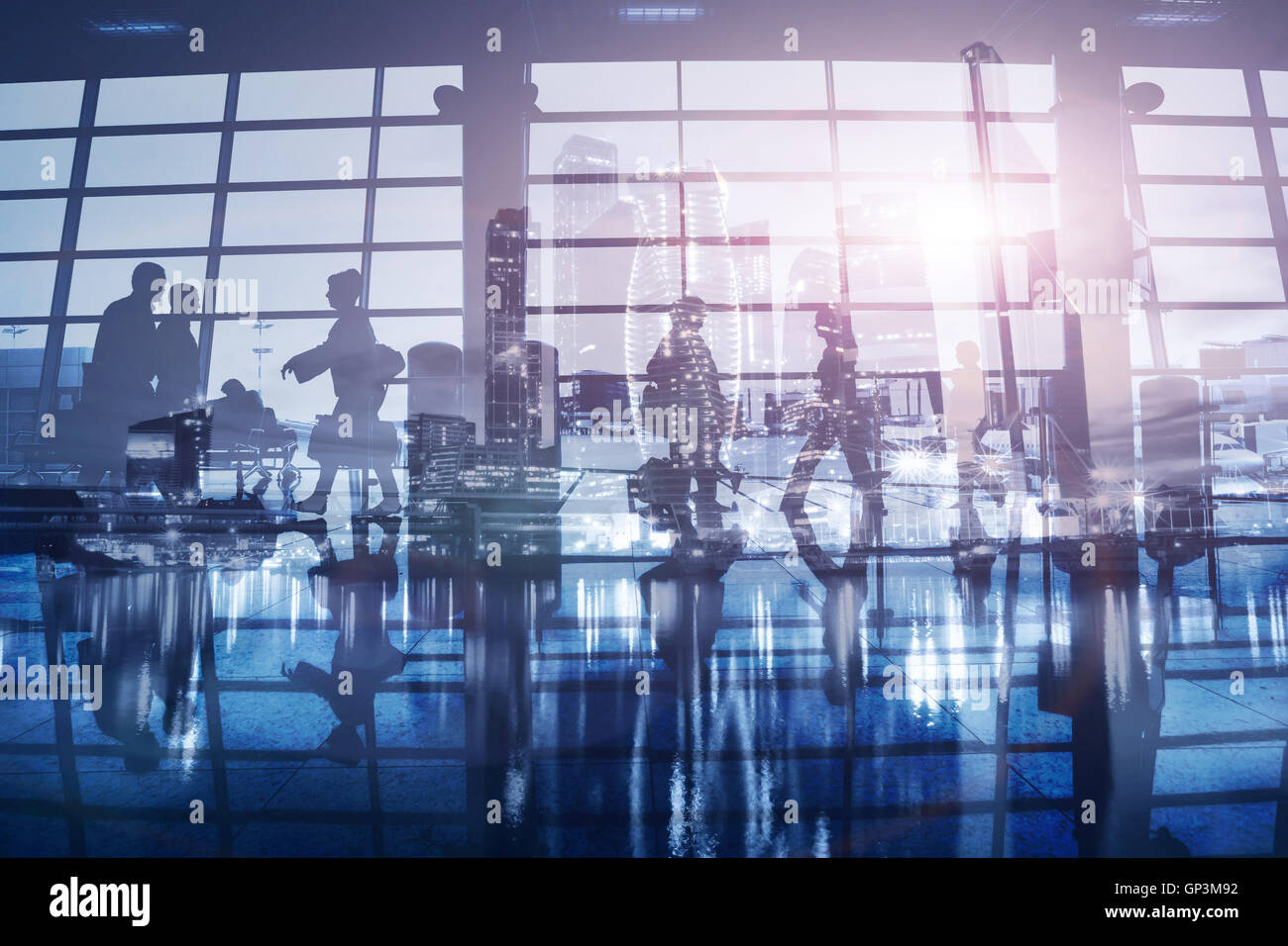 Antécédents en affaires, les personnes marchant dans l'aéroport, double exposition Banque D'Images
