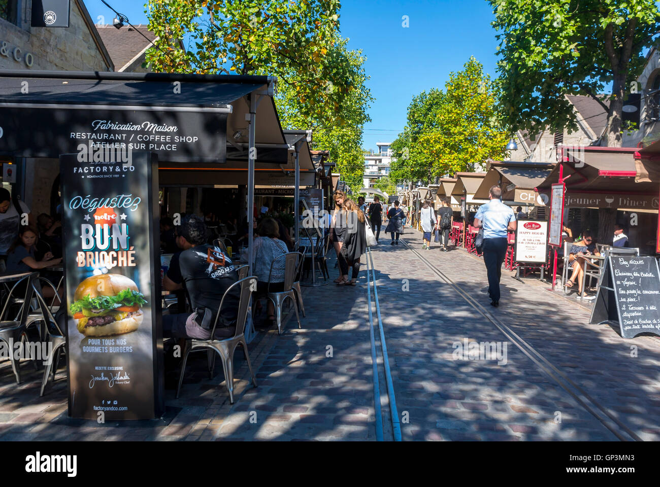 Paris, France, Paris Street Scene People, Français, restaurants, dans le quartier, Bercy Village, Quartiers locaux, quartier de Paris Banque D'Images