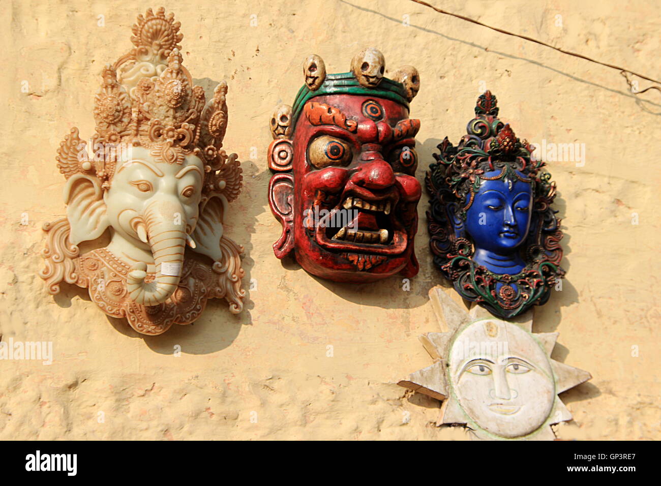 Masques En Terre Cuite Banque du0027image et photos - Alamy