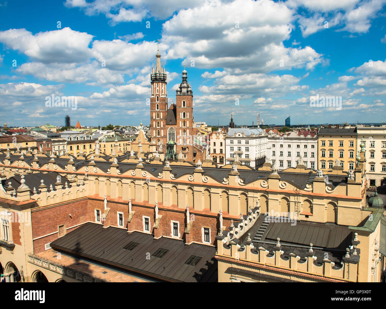 L'église de la Vierge Marie à la place principale, Cracovie, Pologne Banque D'Images