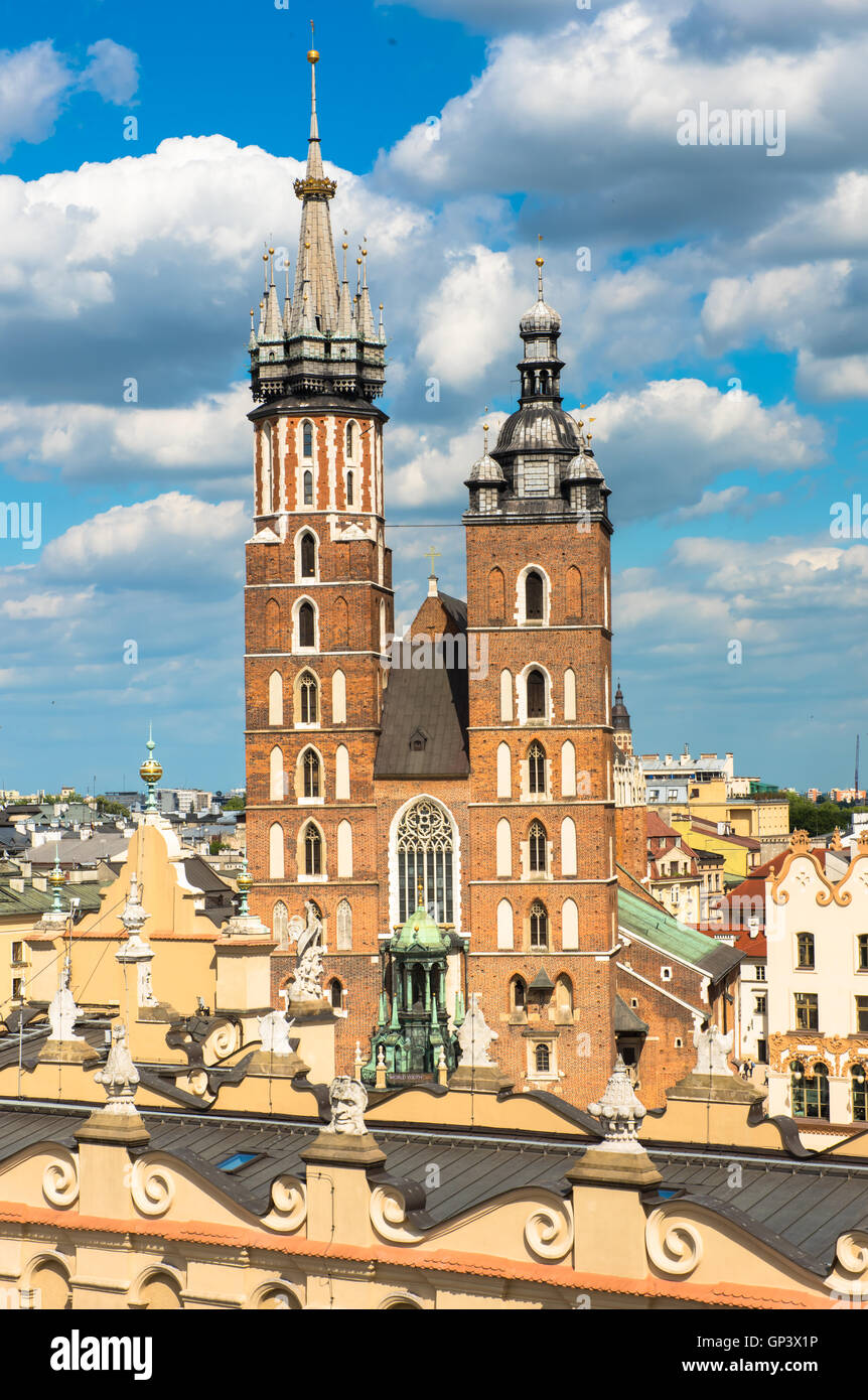 L'église de la Vierge Marie à la place principale, Cracovie, Pologne Banque D'Images