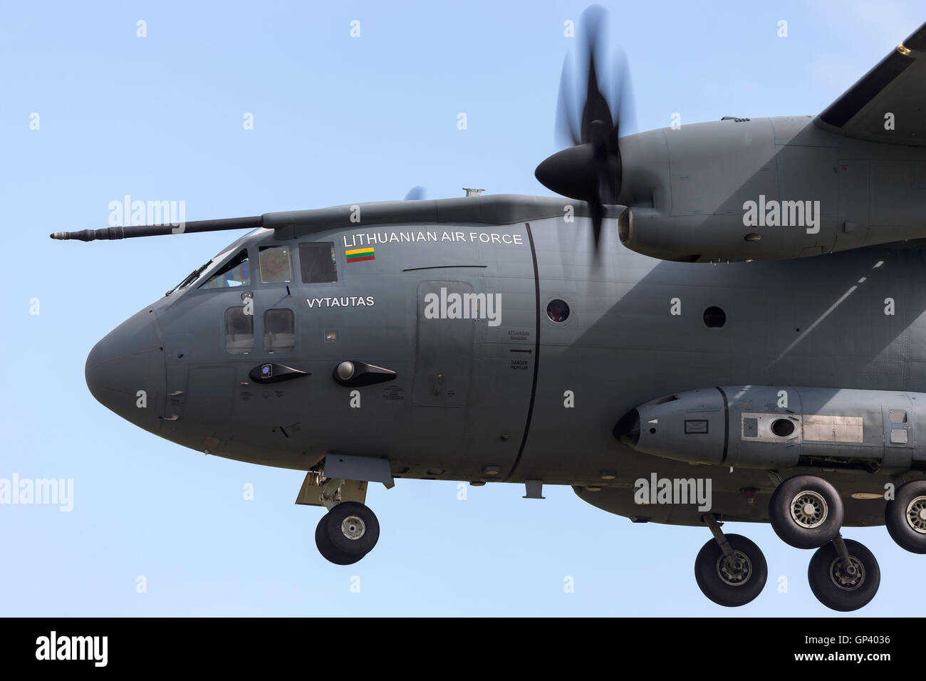 L'Armée de l'air lituanienne Lietuvos karines pajegos (ORO) Alenia C-27J Spartan d'avions cargo militaires Banque D'Images