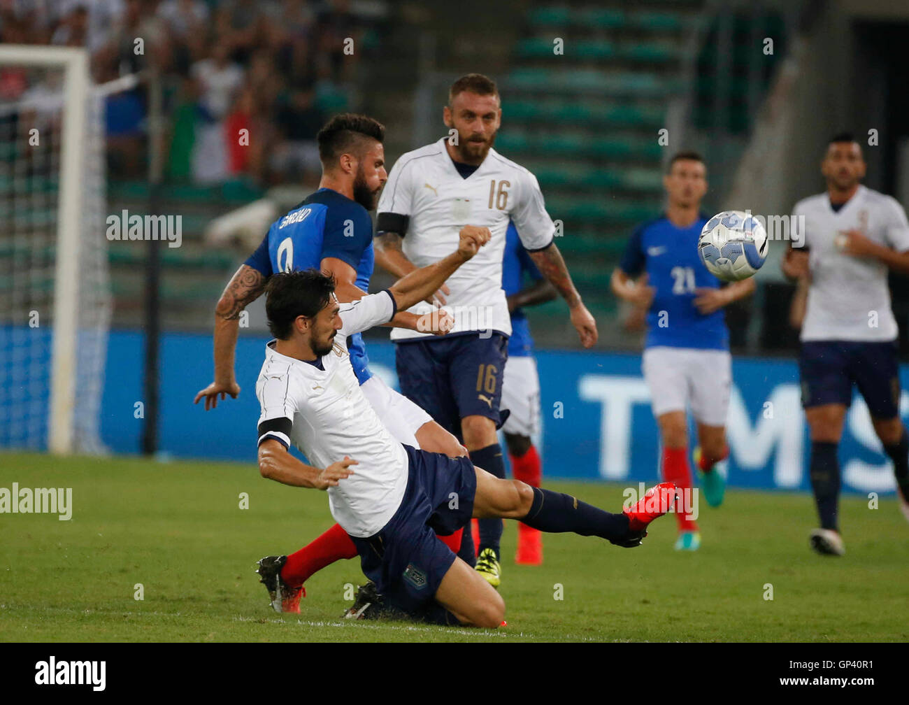 Davide Astori pendant le match de football entre les équipes nationales de l'Italie et la France. (Photo par Ciro De Luca / Pacific Press) Banque D'Images