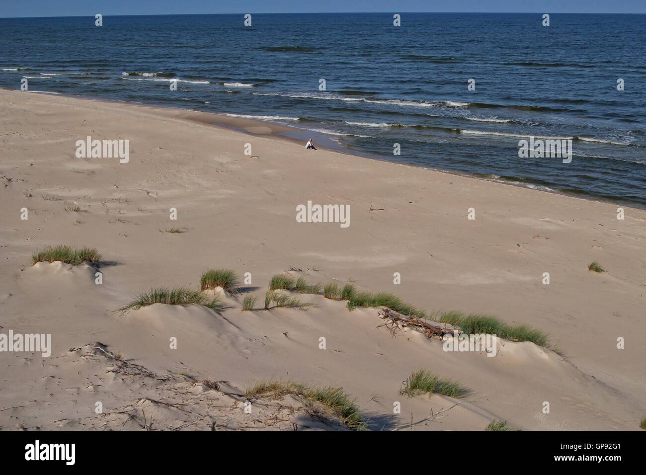 Czolpino, Pologne, septembre 2016 3ème journée chaude et ensoleillée à Czolpino dans le Parc National de Slowinski. les gens profiter du beau temps de marcher à la plage de la mer Baltique et le sable des dunes, et ameuhsante visiter les Czolpino phare. Credit : Michal Fludra/Alamy Live News Banque D'Images