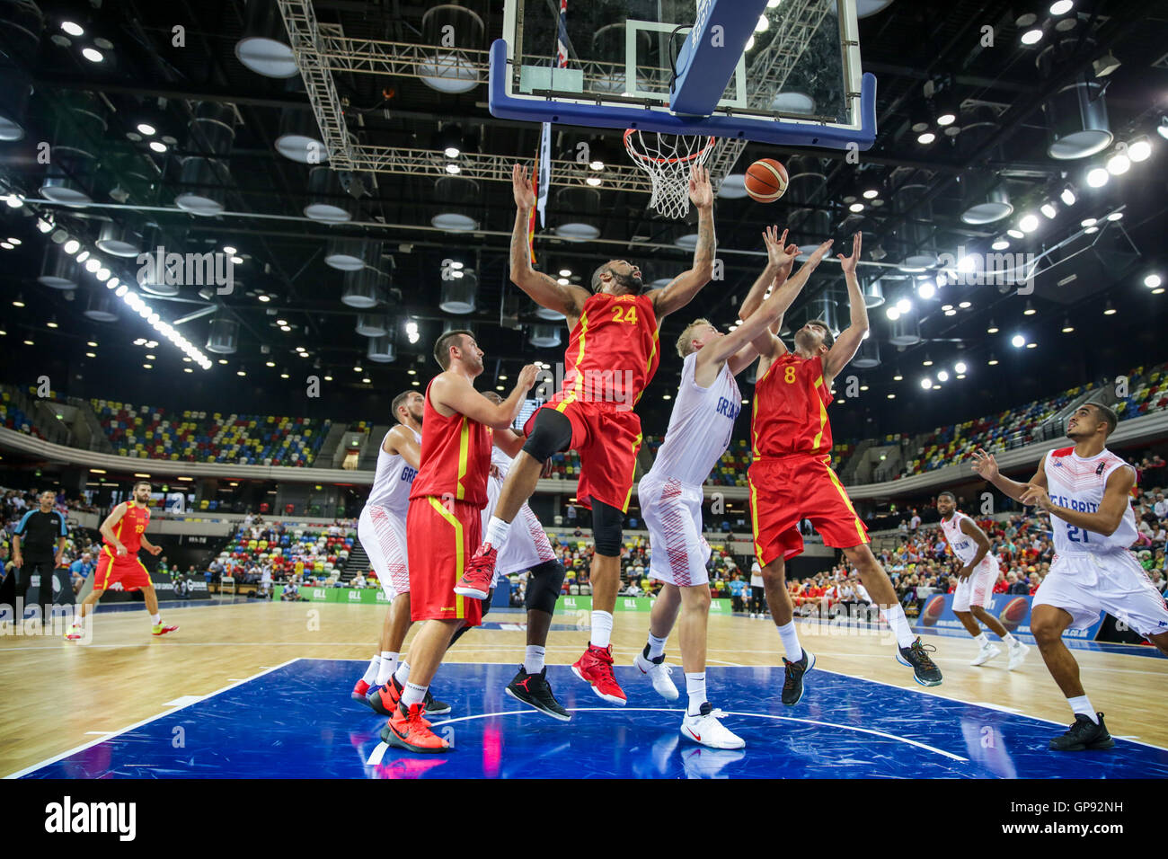 Londres, Royaume-Uni. 3ème. Septembre, 2016. Go'SKieron Achara chauffe.Team GO jouer Macédoine au Parc olympique, Londres, Royaume-Uni. copyright Carol Moir/Alamy Live News. Banque D'Images