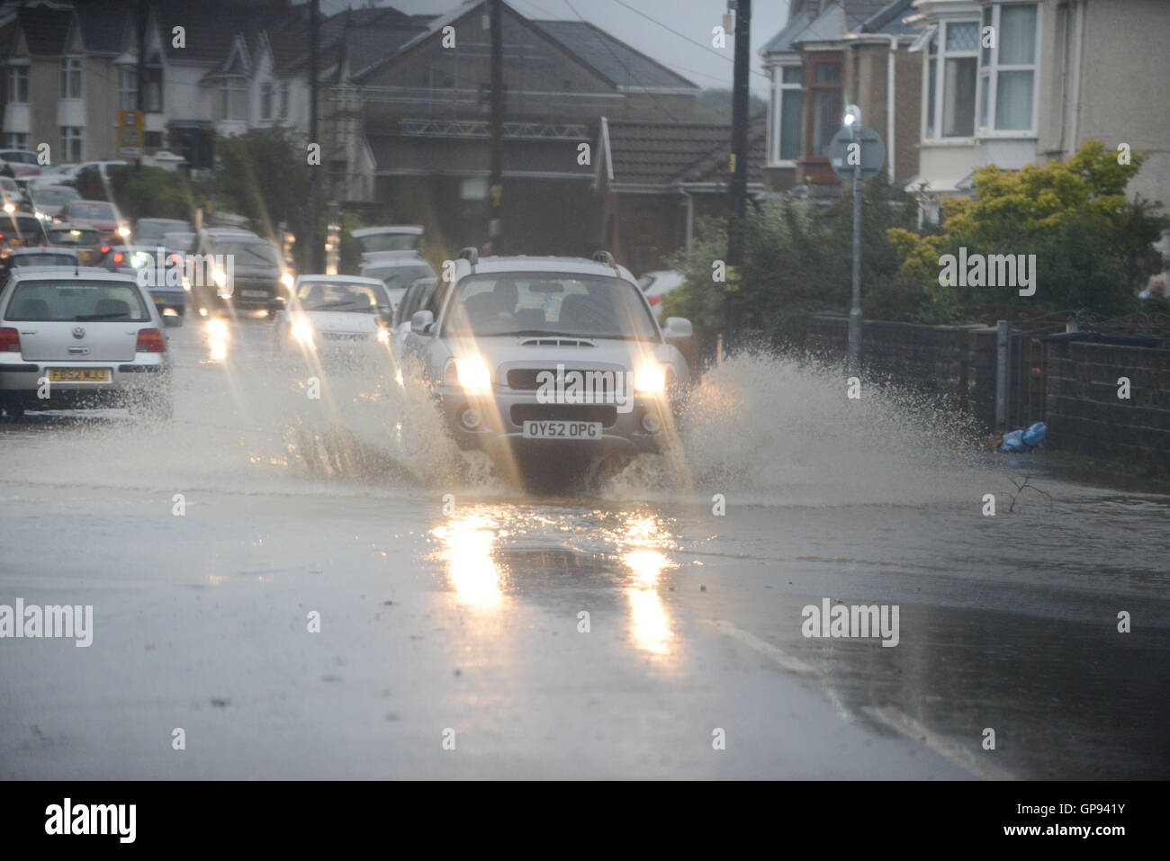 Swansea, Pays de Galles, Royaume-Uni. 3 Septembre, 2016. Nouvelles inondations qui ont frappé la ville de Pontardawe au Swansea comme de fortes précipitations dans le sud du Pays de Galles, ce qui cause des problèmes dans la région. Crédit : Robert Melen/Alamy Live News. Banque D'Images