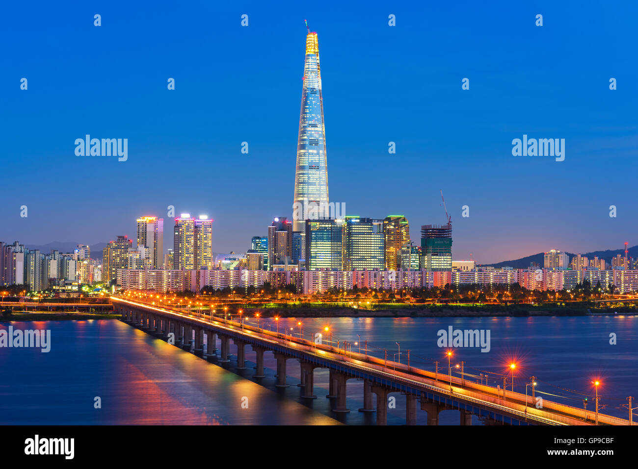 Seoul City Skyline rivière Han à Séoul, Corée du Sud. Banque D'Images