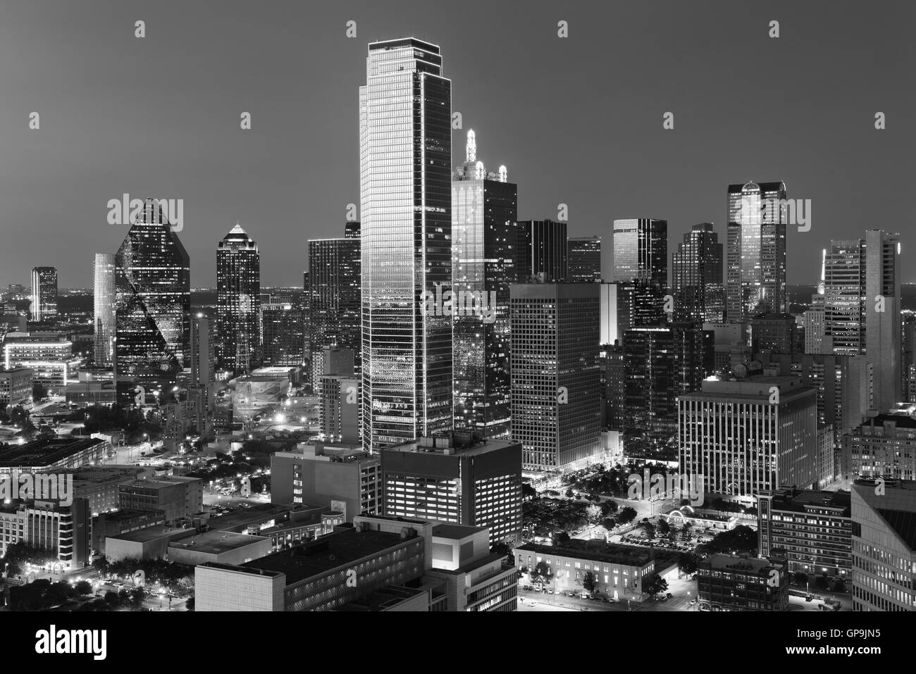 Dallas City Skyline at Dusk, coucher du soleil. Le centre-ville de Dallas au Texas, centre d'affaires. Zone commerciale dans grande ville. Vue sur la ville de Dallas Banque D'Images