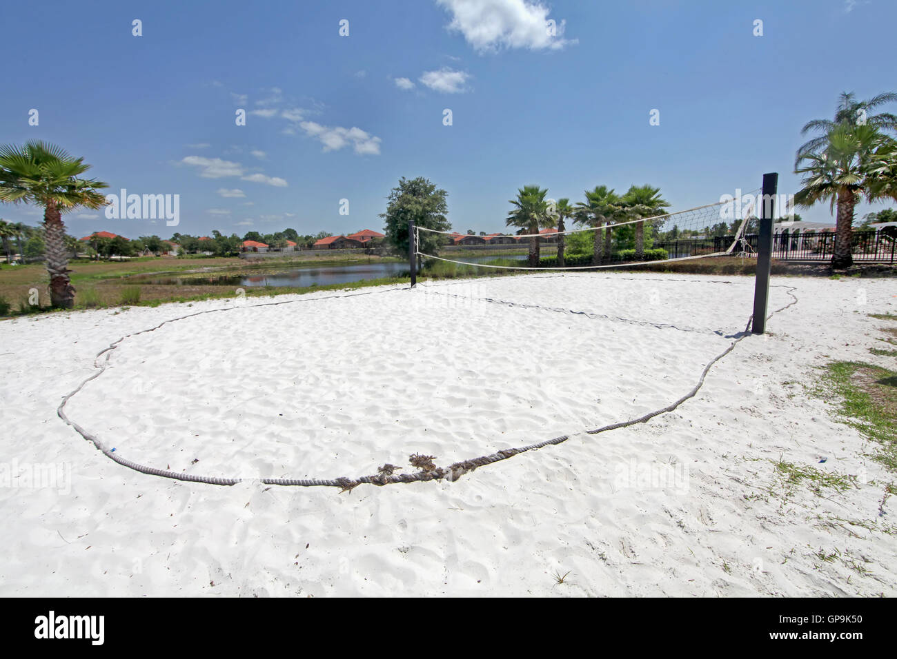 Un terrain de volley-ball dans un resort Banque D'Images