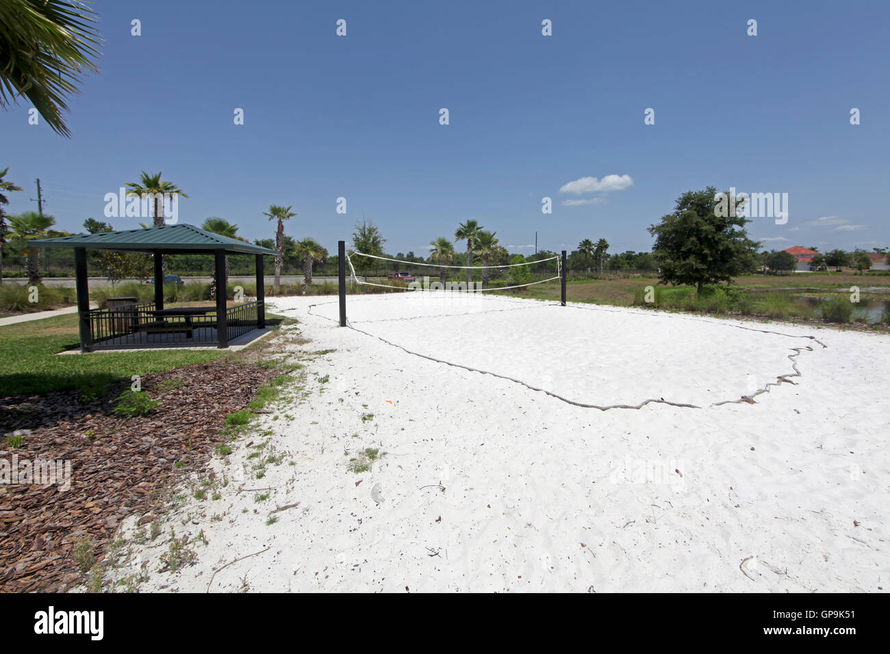 Un terrain de volley-ball dans un resort Banque D'Images