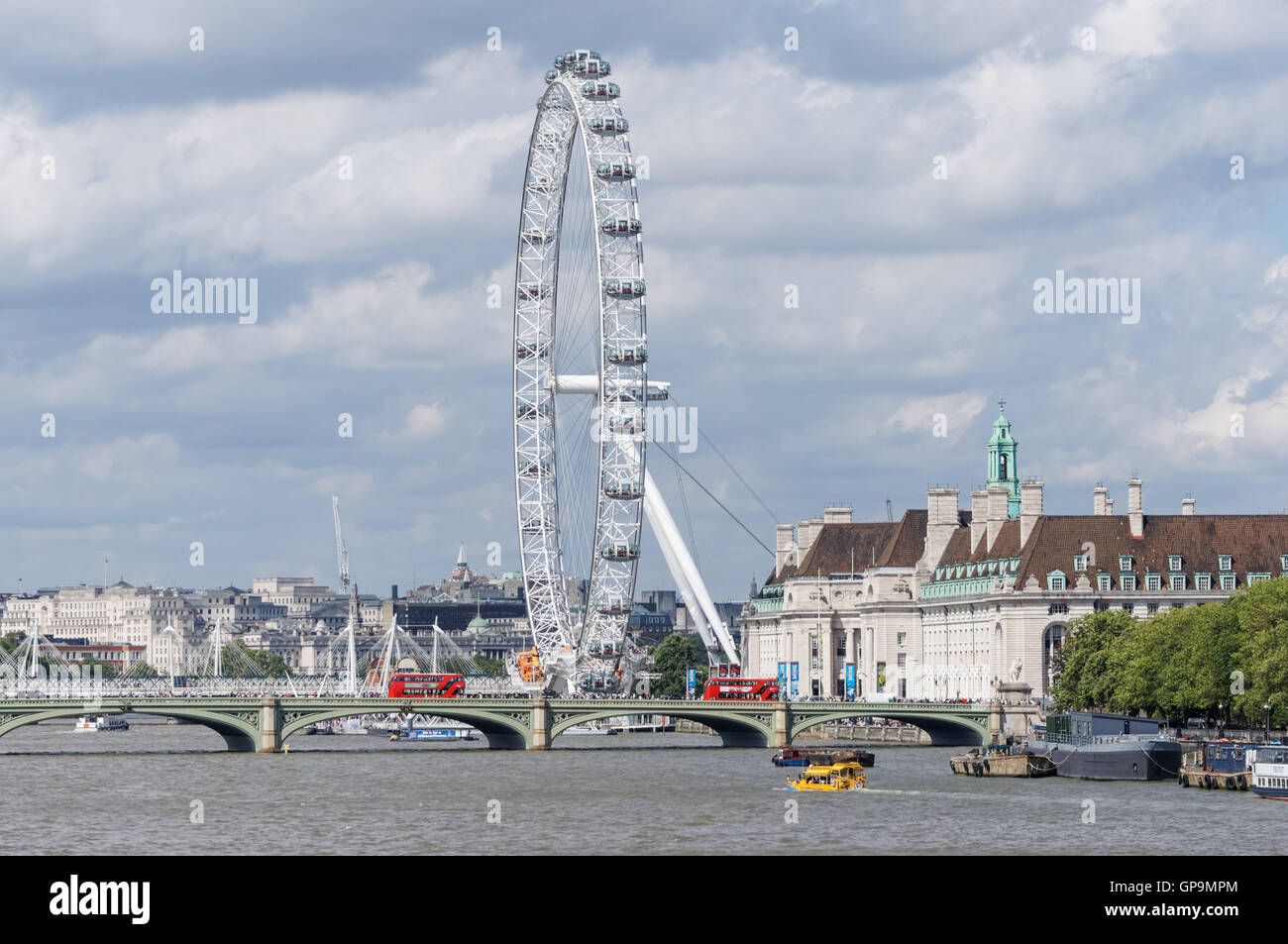 London Eye avec Westminster Bridge et la Tamise à Londres, Angleterre Royaume-Uni UK Banque D'Images