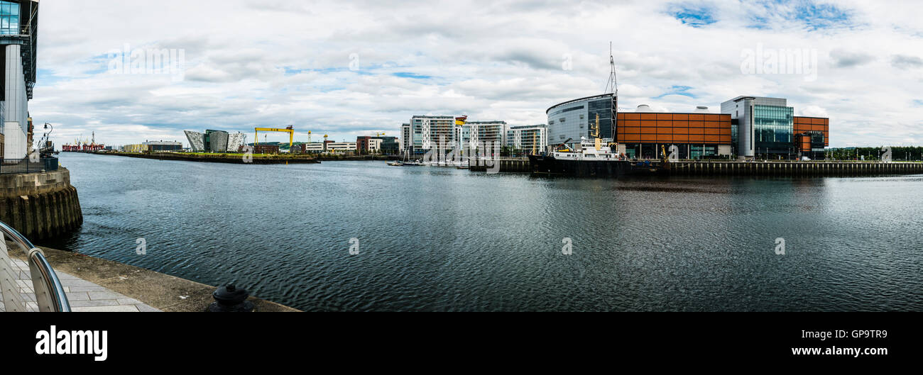 Titanic Belfast, grues Harland and Wolff, Titanic Studios et le SSE Arena vue de l'autre côté de la rivière Lagan, Belfast. Banque D'Images