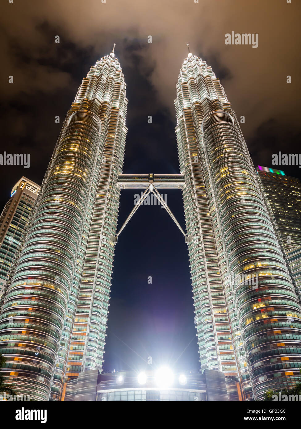 KUALA LUMPUR, MALAISIE - 29 février : Les Tours Petronas le célèbre monument de la Malaisie dans la nuit du 29 février 2016 Banque D'Images