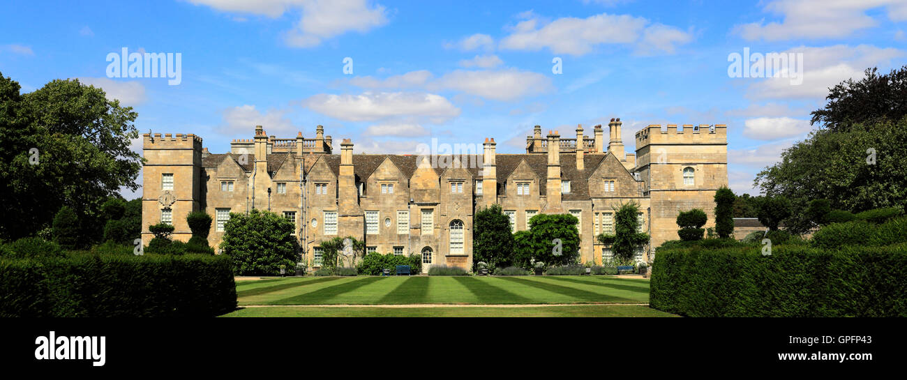 L'été, le château et les jardins de Grimsthorpe, Lincolnshire, Angleterre, RU Banque D'Images